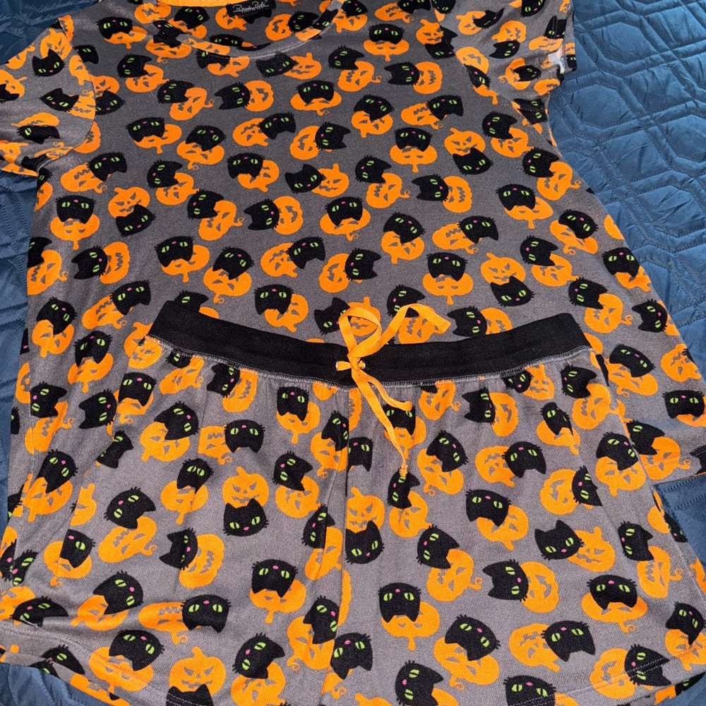 Halloween Cat Print Pajama Set - Picture 2 of 3